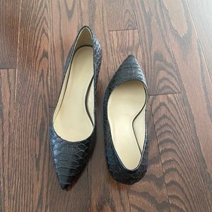 Via Uno Faux snakeskin heel shoes - size 40 EU/9US